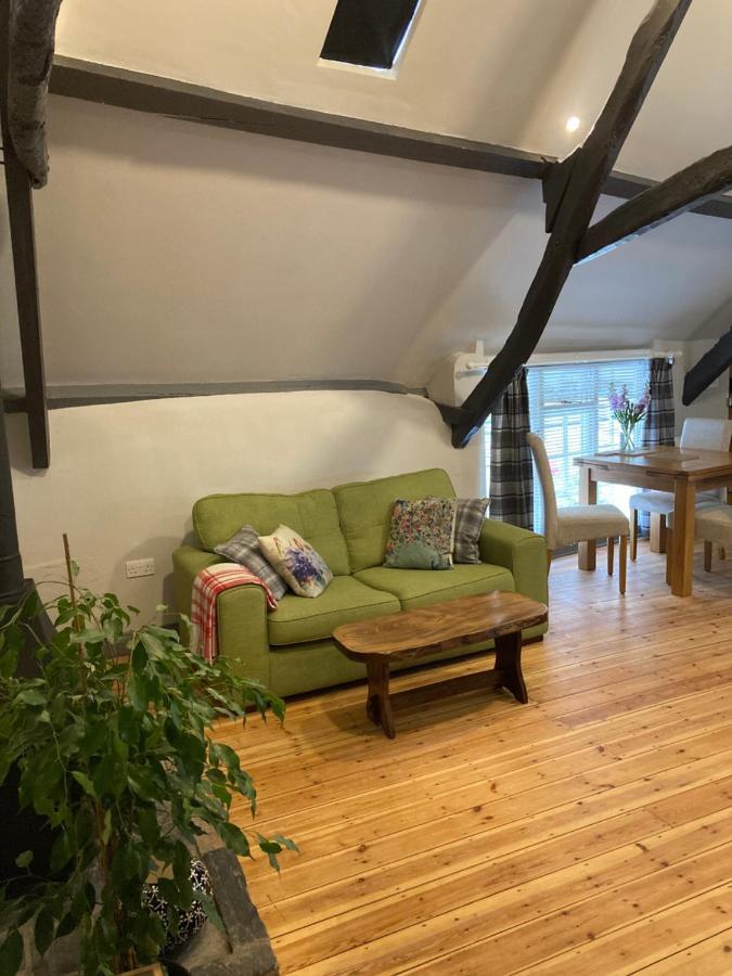 Plymouth Inn オークハンプトン エクステリア 写真