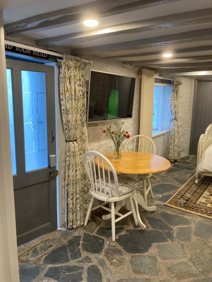 Plymouth Inn オークハンプトン エクステリア 写真
