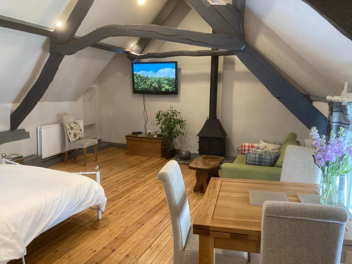 Plymouth Inn オークハンプトン エクステリア 写真